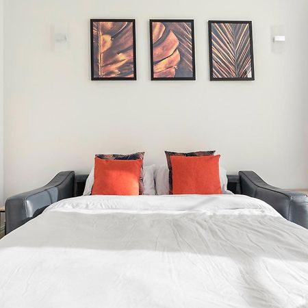 Modern Aptmt, 2 Stops To Central London, Smart Lock, Netflix 伊灵 外观 照片