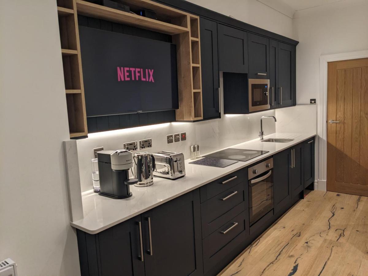 Modern Aptmt, 2 Stops To Central London, Smart Lock, Netflix 伊灵 外观 照片
