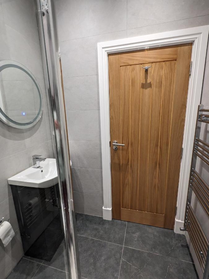 Modern Aptmt, 2 Stops To Central London, Smart Lock, Netflix 伊灵 外观 照片