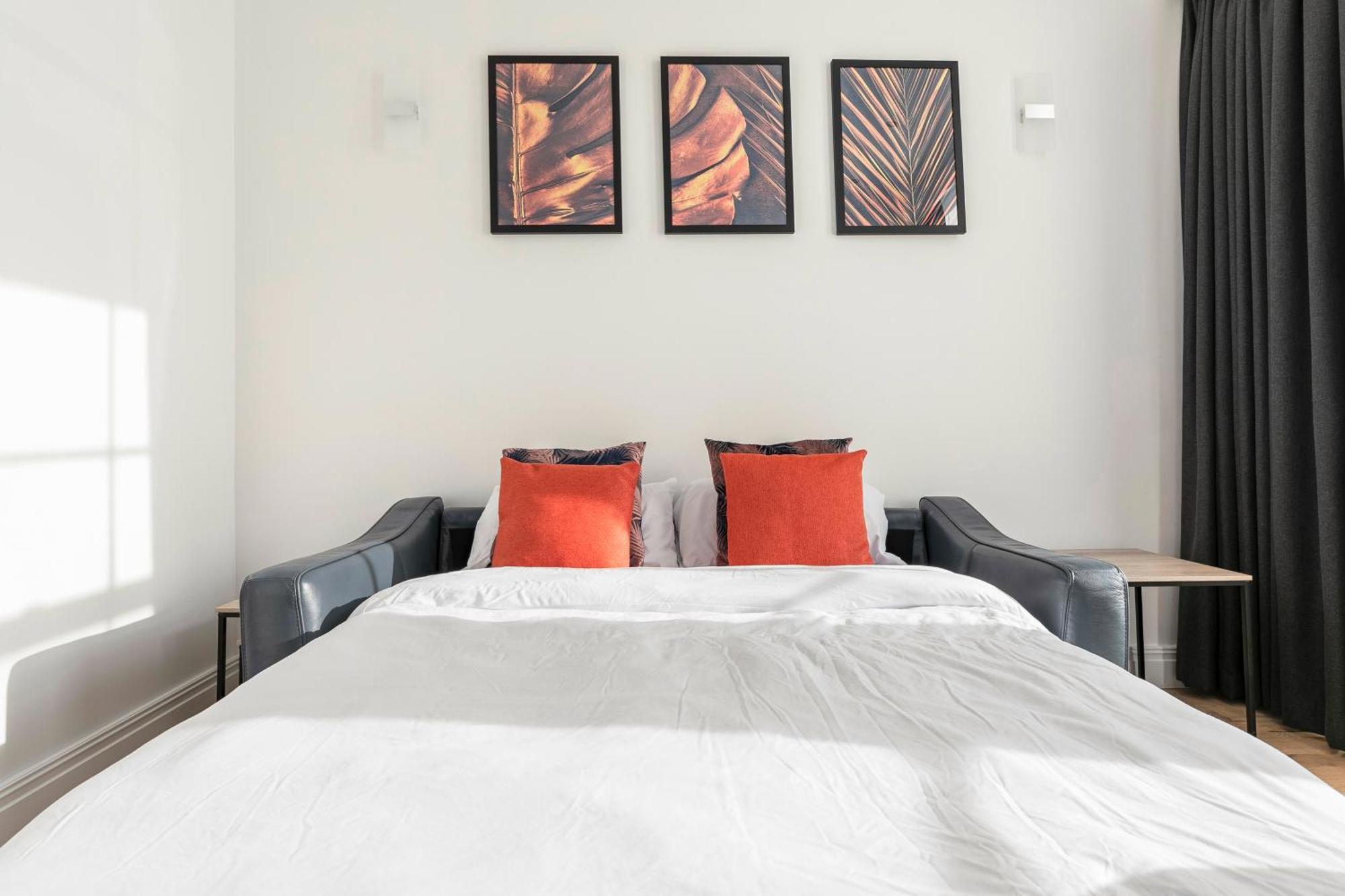 Modern Aptmt, 2 Stops To Central London, Smart Lock, Netflix 伊灵 外观 照片