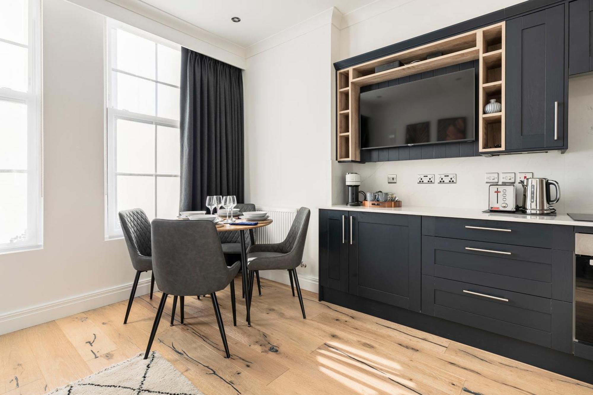 Modern Aptmt, 2 Stops To Central London, Smart Lock, Netflix 伊灵 外观 照片