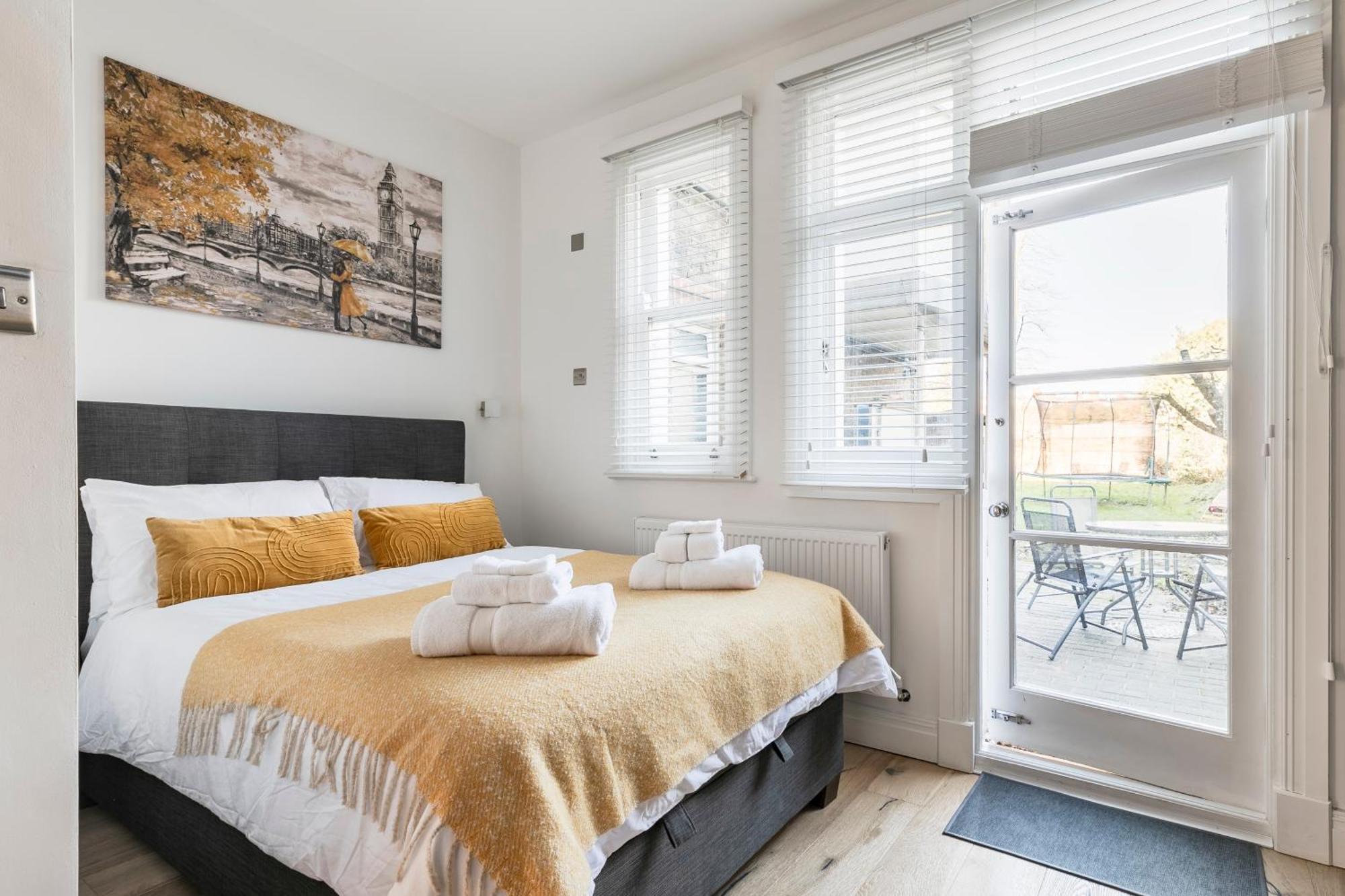 Modern Aptmt, 2 Stops To Central London, Smart Lock, Netflix 伊灵 外观 照片