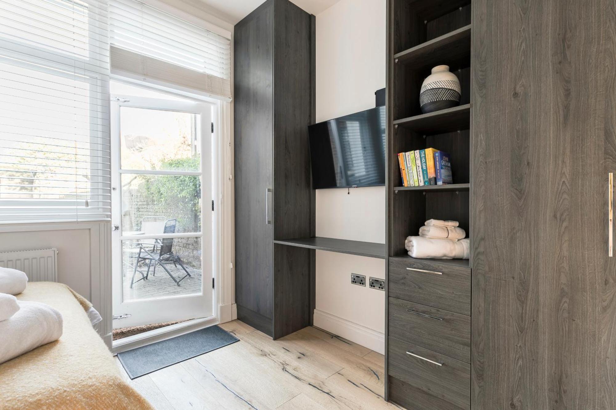 Modern Aptmt, 2 Stops To Central London, Smart Lock, Netflix 伊灵 外观 照片